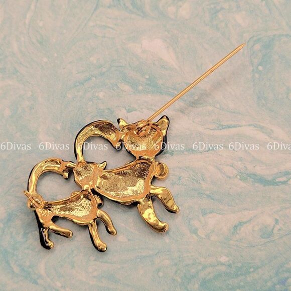 𝅺TWO Black Kittens in Gold tinge Bow Tie Brooch Pin - Picture 5 of 8
